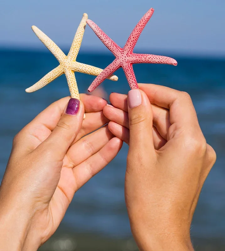 Esmaltes semipermanentes que realzan tu bronceado este verano