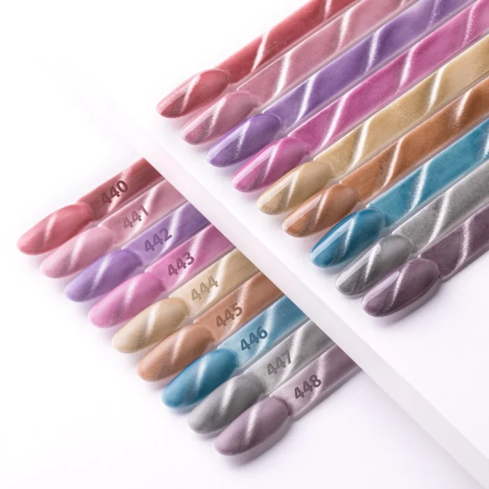 Esmalte semipermanente Molly Lac Cat Eye Womanity Kissing 5 ml 440 - Imagen 2