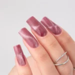 Esmalte semipermanente Molly Lac Cat Eye Womanity Kissing 5 ml 440 - Imagen 4