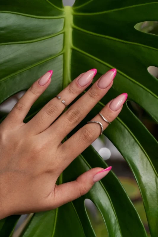 Tendencias de uñas 2026: colores, diseños y estilos que dominarán el año