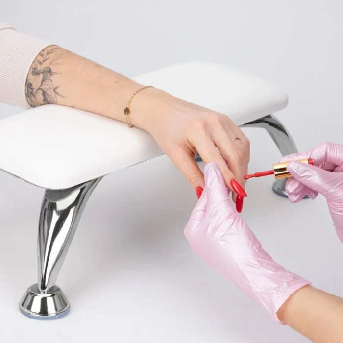 Molly Nails Soporte para manicura color blanco con patas plata